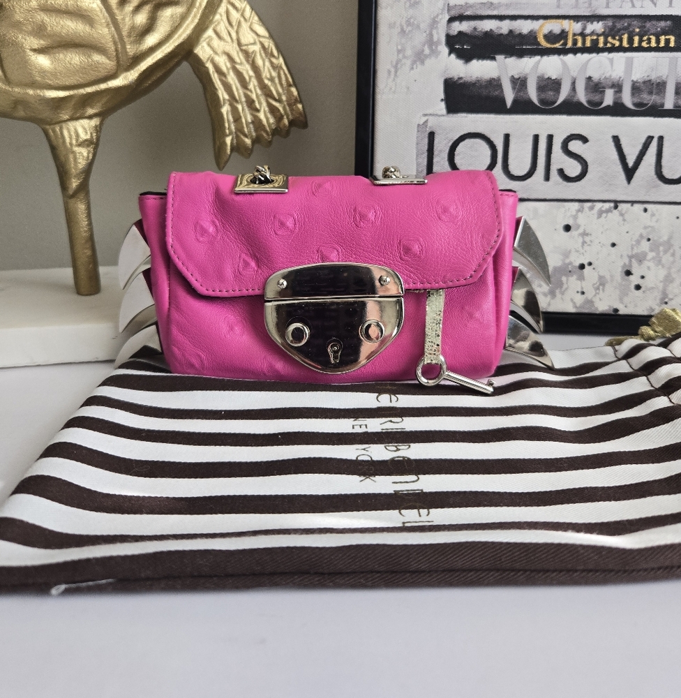 🦄VINTAGE UNICORN Henri Bendel Ventidue🦄Limited Edition Embossed Crossbody Bag
